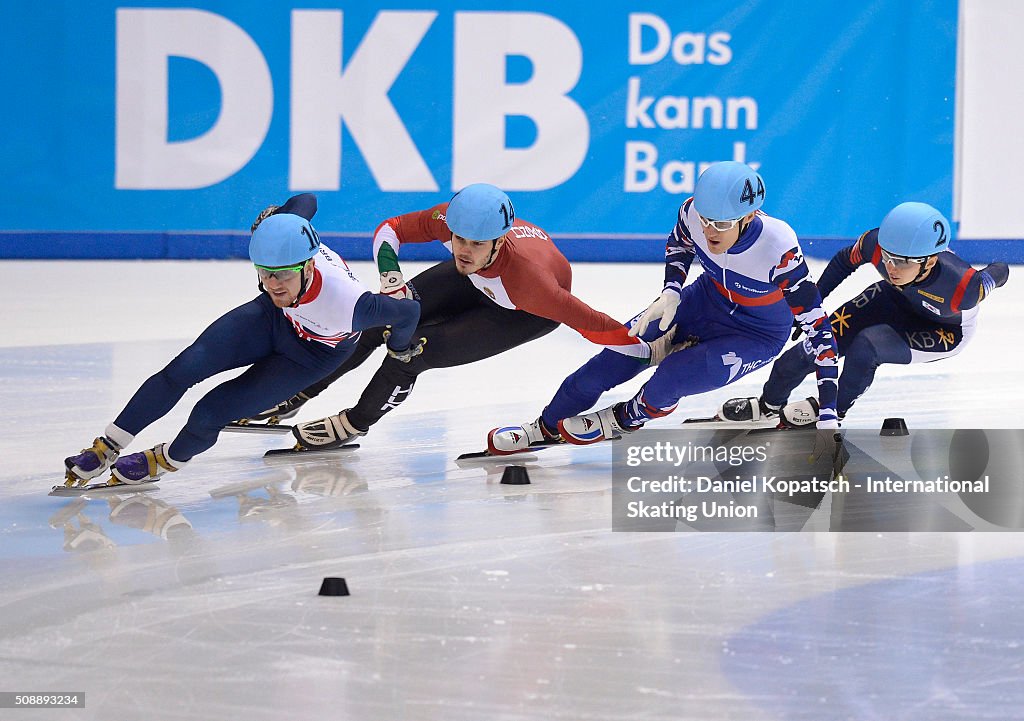 ISU World Cup Short Track Speed Skating - Day 2