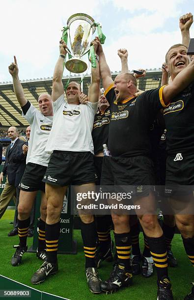 Lawrence Dallaglio, Wasps captain lifts the trophy after winning the Heineken Cup Final match between London Wasps and Stade Toulousain at Twickenham...