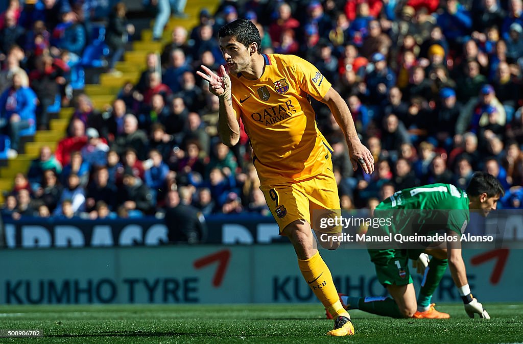 Levante UD v FC Barcelona - La Liga