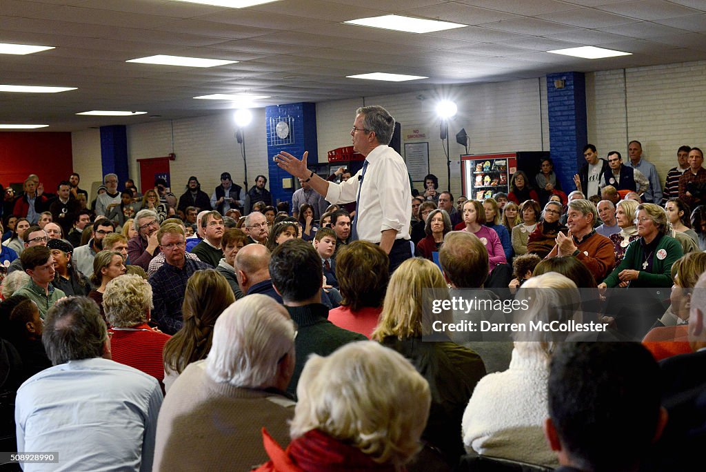 Jeb Bush Holds A Town Hall In New Hampshire Ahead Of Primary