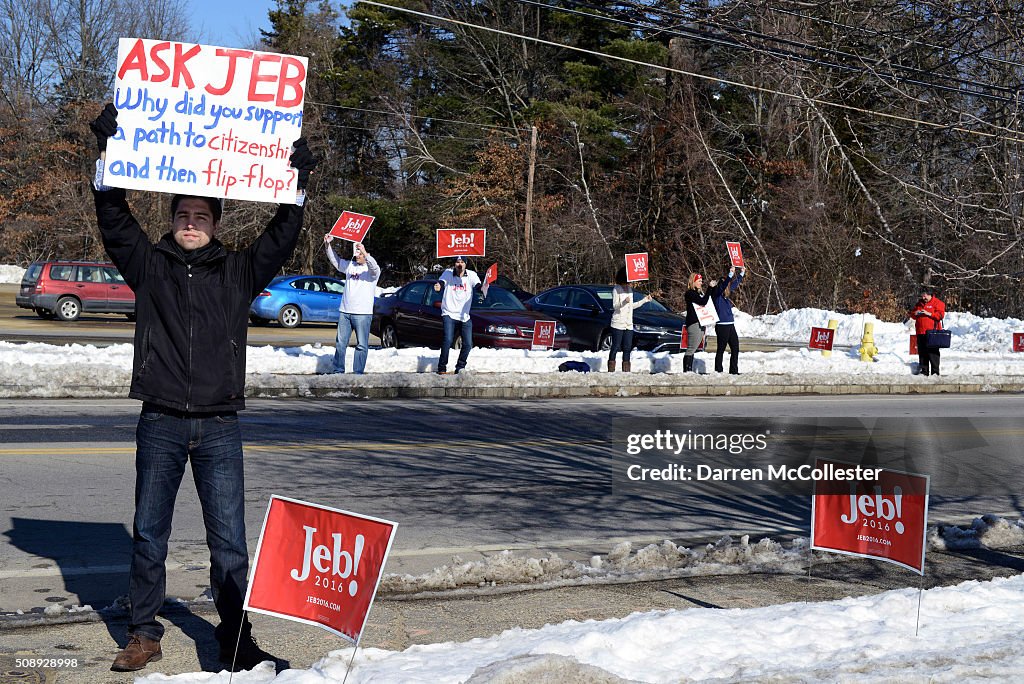 Jeb Bush Holds A Town Hall In New Hampshire Ahead Of Primary