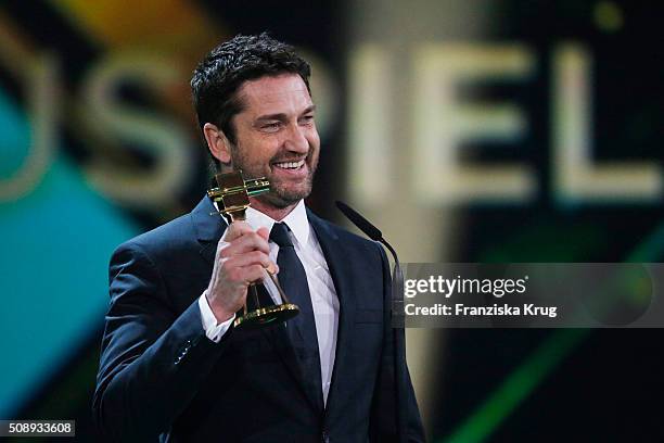 Gerard Butler attends the Goldene Kamera 2016 show on February 6, 2016 in Hamburg, Germany.