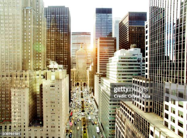 park avenue, neu york stadt - midtown manhattan stock-fotos und bilder