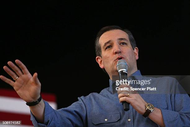 Republican presidential candidate Sen. Ted Cruz speaks at a Town Hall event on February 7, 2016 in Peterborough, New Hampshire. Cruz, who won the...