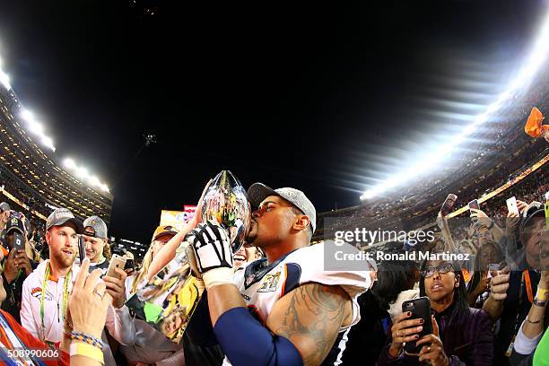 Ryan Harris of the Denver Broncos celebrates with the Vince Lombadi Trophy after Super Bowl 50 at Levi's Stadium on February 7, 2016 in Santa Clara,...