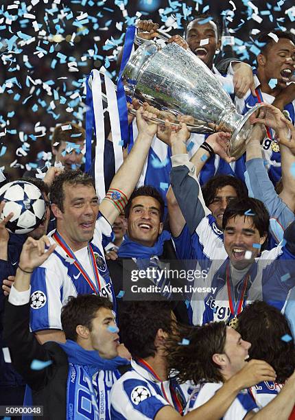 Porto players celebrate winning the Champions League during the UEFA Champions League Final match between AS Monaco and FC Porto at the AufSchake...