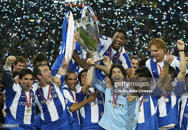 Porto players celebrate winning the Champions League during the UEFA Champions League Final match between AS Monaco and FC Porto at the AufSchake...