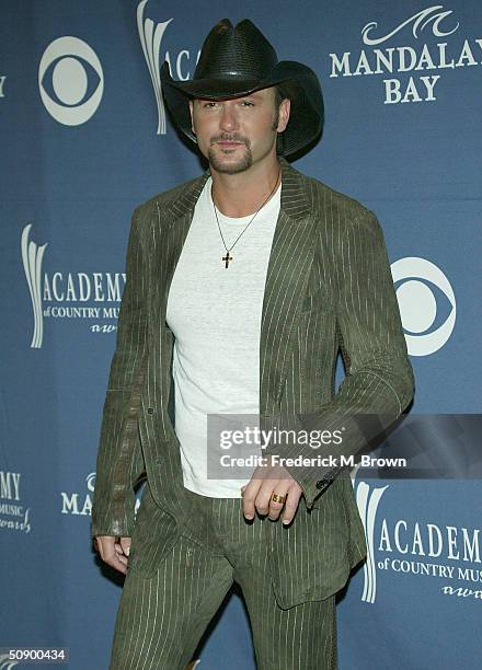 Musician Tim McGraw attends the "39th Annual Country Music Awards" at the Mandalay Bay Hotel & Casino on May 26, 2004 in Las Vegas, Nevada.