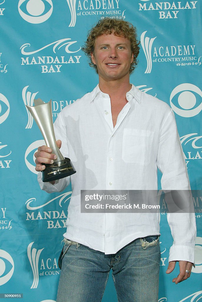 39th Annual Country Music Awards - Pressroom