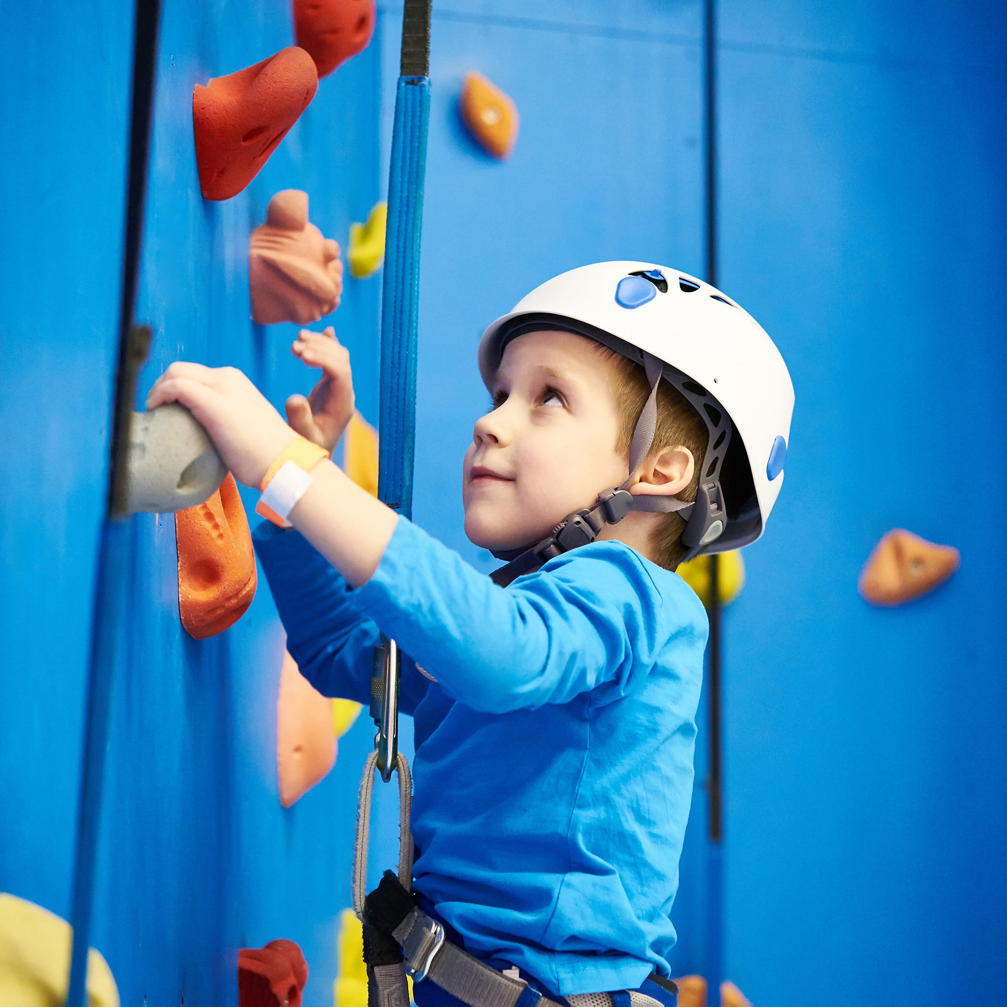 youth climbing