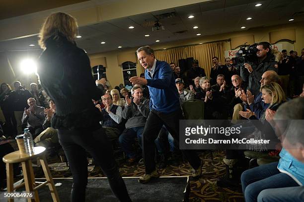 Ohio Governor and Republican Presidential candidate John Kasich is introduced by his wife Karen at a town hall at The Derryfield February 8, 2016 in...