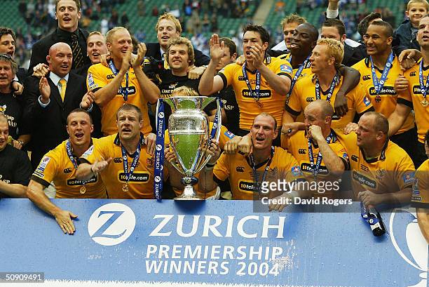 Wasps celebrate after their win during the Zurich Premiership Final between Bath and London Wasps at Twickenham Stadium, on May 29, 2004 in...