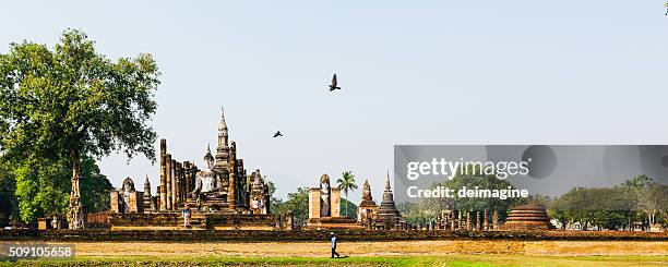 wat mahathat temple in sukhothai, thailand. - sukhothai stockfoto's en -beelden