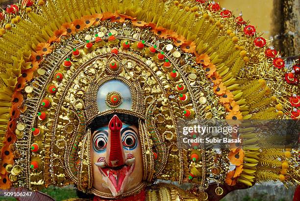 Chou Mask 277 Chhau Dance Stock Photos, High-Res Pictures, and Images - Getty Images