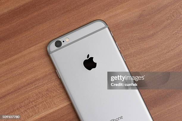 Iphone 6s Space Grey Photos and Premium High Res Pictures - Getty Images