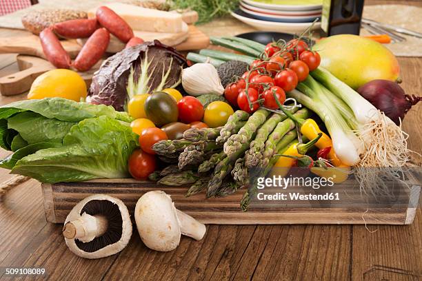 fresh mediterranean vegetables - mediterrane kultur stock-fotos und bilder