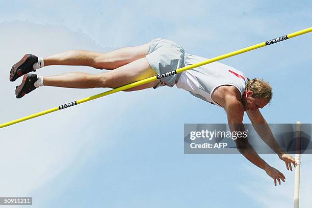 Athlete Tom Pappas in action to reach 5,20 meters in the pole vault and thus overtaking Czech Roman Sebrle in the pole vault event at the Men's...