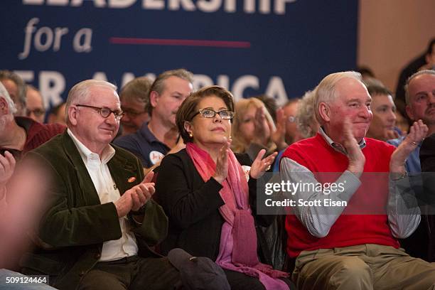 Columba Bush , wife of Republican presidential candidate Jeb Bush, applauds during a town hall event on February 8, 2016 in Portsmouth, New...