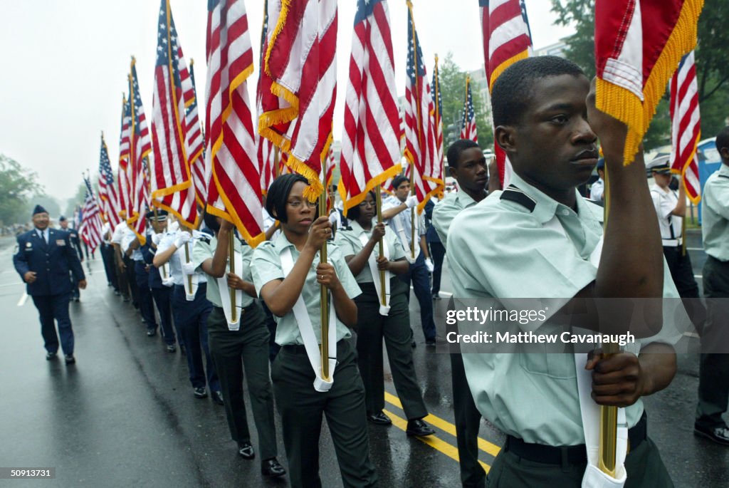 Washington's Memorial Day Parade Honors WWII Veterans