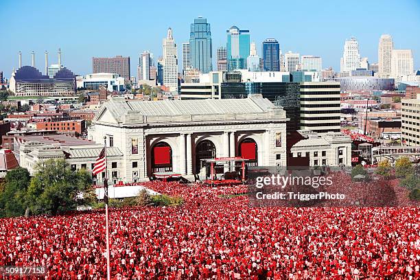 kansas city royals world series celebration 2015 - union station kansas city stock pictures, royalty-free photos & images