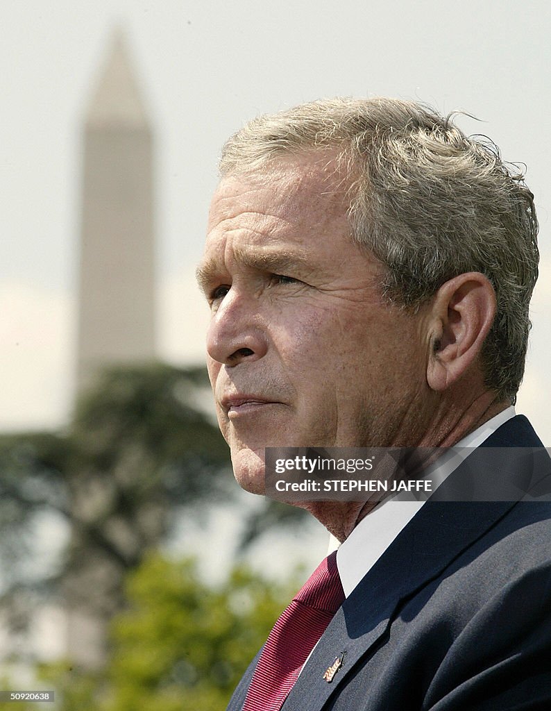 Bush 48 US President George W. Bush announces that CIA Director George Tenet ...