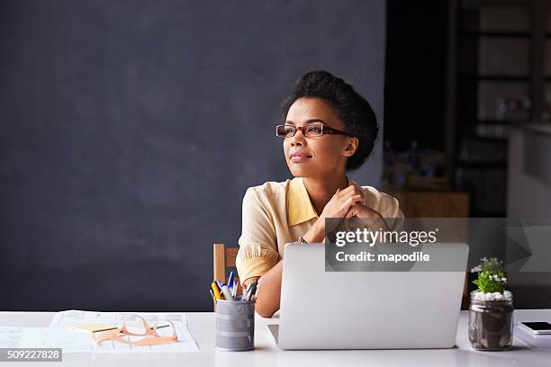 she's got her sights set on success - office motivation stock pictures, royalty-free photos & images