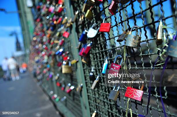 love lock - kärlekslås bildbanksfoton och bilder