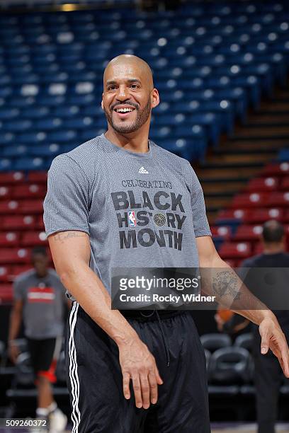 Assistant coach Corliss Williamson of the Sacramento Kings looks on during the game against the Chicago Bulls on February 3, 2016 at Sleep Train...