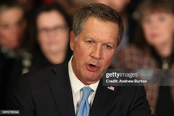 Republican presidential candidate Ohio Governor John Kasich speaks at a campaign gathering with supporters upon placing second place in the New...