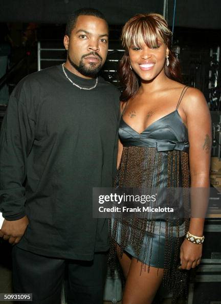 Ice Tree Singer Rapper Ice Cube and singer Eve backstage at the 2004 MTV Movie Awards ...
