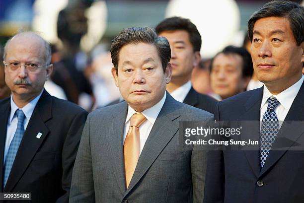 Samsung Group chairman Lee Kun-Hee , the Greece ambassador to South Korea Constantin Drakakis and Seoul Vice Mayor Won Se-Hun look on during day five...
