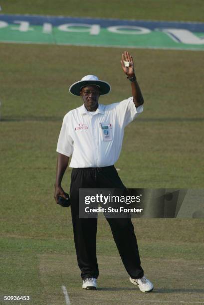 Umpire Steve Bucknor signals byes during the first day of the third test between Sri Lanka and England at The Sinhalese Sports Club on December 18,...