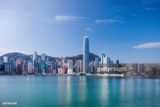 puerto victoria de hong kong - skyline fotografías e imágenes de stock