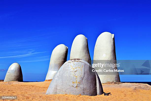 Também conhecido como La Mano ou Los Dedos, o Monumento ao Afogado, obra do artista chileno Mario Irarrázabal, é o ponto turístico mais icônico de...