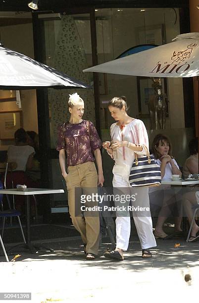 Actress Nicole Kidman enjoyed a short lunch at the Woollahra Eatery Nostimo with her pregnant sister Antonia. Nicole has been in Australia over the...