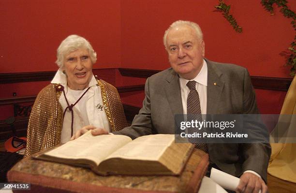 FORMER AUSTRALIAN PRIME MINISTER GOUGH WHITLAM AND WIFE MARGARET AT THE OPENING OF THE NELSON MEERS FOUNDATION HERITAGE COLLECTION. MR & MRS WHITLAM...