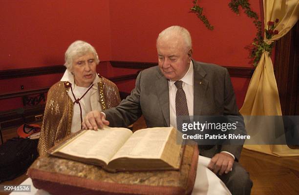 FORMER AUSTRALIAN PRIME MINISTER GOUGH WHITLAM AND WIFE MARGARET AT THE OPENING OF THE NELSON MEERS FOUNDATION HERITAGE COLLECTION. MR & MRS WHITLAM...