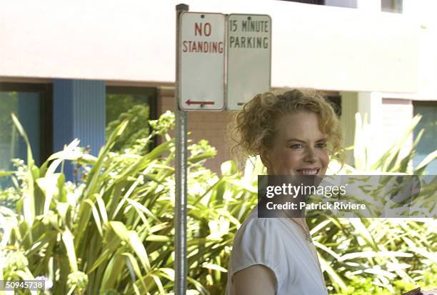 ACTRESS NICOLE KIDMAN AT THE RANDWICK CHILDREN HOSPITAL, VISITING SOME SICK CHILDREN. .