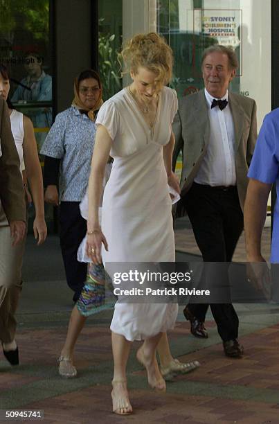 ACTRESS NICOLE KIDMAN AT THE RANDWICK CHILDREN HOSPITAL, VISITING SOME SICK CHILDREN. .