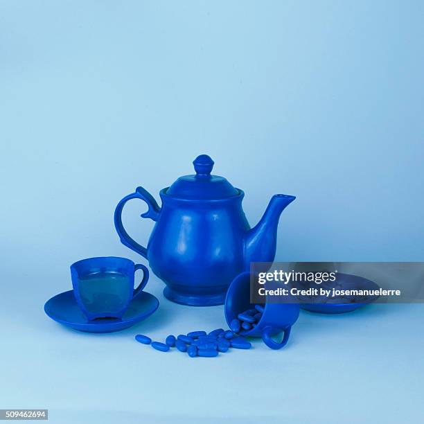 blue tea party madness - still life - mad hatter stock pictures, royalty-free photos & images