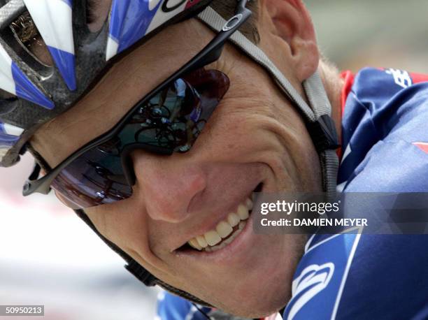 Lance Armstrong rides during the fifth stage of the "56th Criterium du Dauhine Libere", between Bollene and Sisteron, 11 June 2004. Australian Stuart...