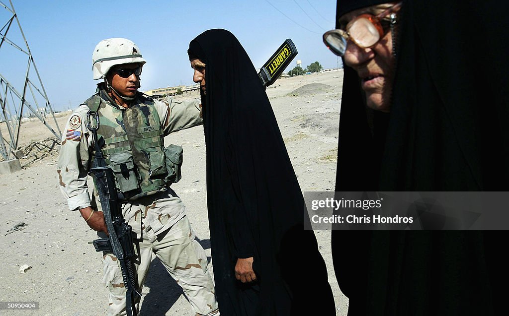 Armoured Cavalry Keep Tense Peace In Najaf