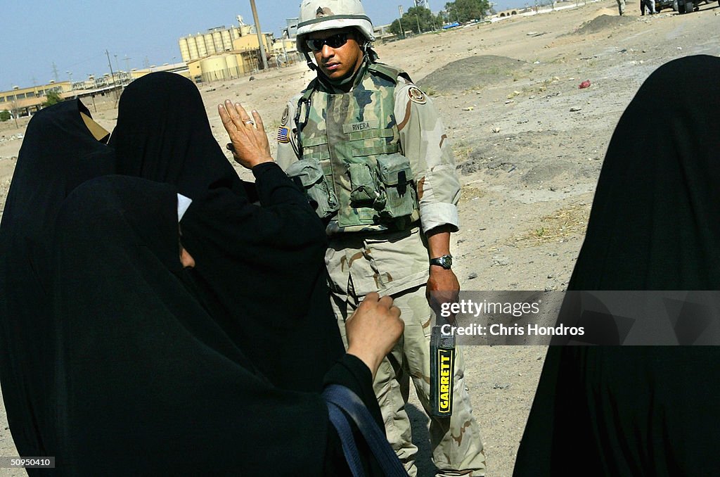 Armoured Cavalry Keep Tense Peace In Najaf