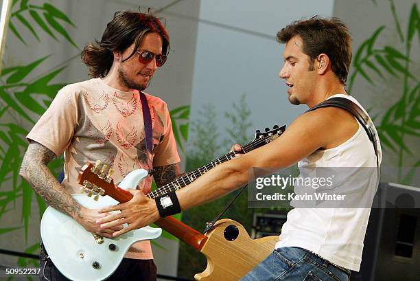 Tim Mahoney Singer 2,033 311 (Band) Stock Photos, High-Res Pictures, and Images - Getty Images