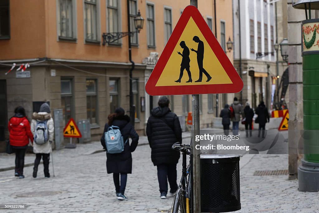 Unofficial Mobile Phone Warning Sign In Stockholm