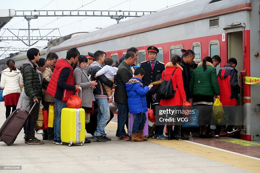 Travel Peak Appears At End Of Chinese Spring Festival Holiday