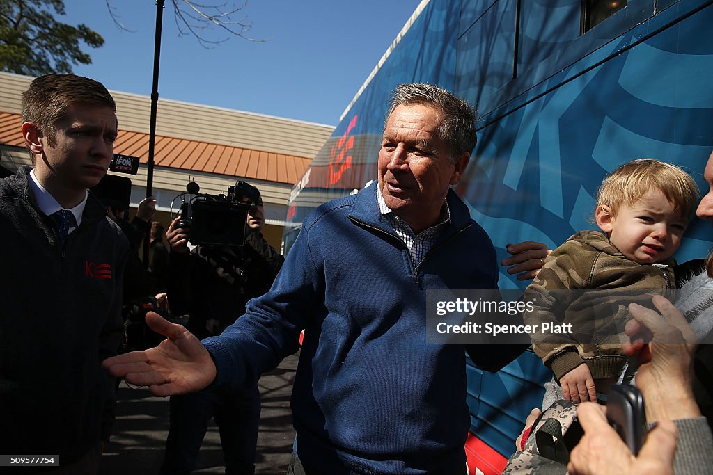 Ohio Governor And GOP Presidential Candidate John Kasich Campaigns In South Carolina