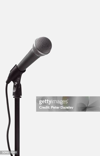 dynamic microphone on stand - pedestal de microfone - fotografias e filmes do acervo