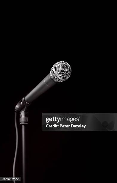 dynamic microphone on stand - microphone stand stock-fotos und bilder