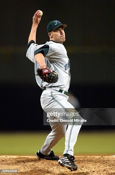 Pitcher Mark Hendrickson of the Tampa Bay Devil Rays pitches against the San Padres during their MLB Game at Petco Park on June 15, 2004 in San...